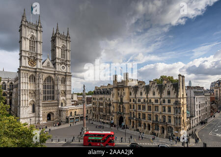 Vue depuis le hall central méthodiste vers l'abbaye de Westminster, Londres, Angleterre. Prises au cours de Open House de Londres. Banque D'Images