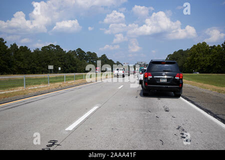 Sauvegarde de la circulation en voiture sur l'interstate 16 Jim Gillis, promenade historique de Savannah en Géorgie du Sud usa Banque D'Images