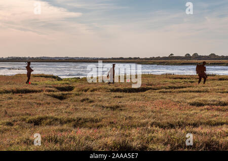 Silhouettes de metal WW1 soldats défilent dans le paysage. Un émouvant souvenir hommage aux hommes qui ont perdu la vie dans la PREMIÈRE GUERRE MONDIALE. Banque D'Images