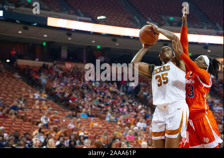 20 novembre 2019 : Texas longhorns Charli Collier # 35 en action au cours de la Basket-ball match contre le UTRGV au Frank Erwin Center à Austin, TX. Mario Cantu/CSM Banque D'Images