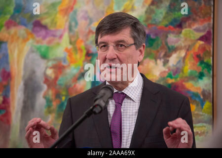 Bonn, Allemagne. 19 Nov, 2019. Le Professeur Dr. Karl-Heinz PAQUE, Président de la direction, Fondation Friedrich Naumann pour la liberté, l'homme politique, le FDP, à son discours, Walter Scheel, 5e prix Walter Scheel Prix le 19.11.2019 à la Villa Hammerschmidt à Bonn, dans le monde de l'utilisation | Crédit : afp/Alamy Live News Banque D'Images