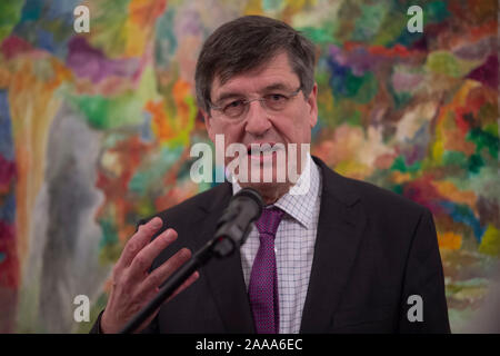 Bonn, Allemagne. 19 Nov, 2019. Le Professeur Dr. Karl-Heinz PAQUE, Président de la direction, Fondation Friedrich Naumann pour la liberté, l'homme politique, le FDP, à son discours, Walter Scheel, 5e prix Walter Scheel Prix le 19.11.2019 à la Villa Hammerschmidt à Bonn, dans le monde de l'utilisation | Crédit : afp/Alamy Live News Banque D'Images