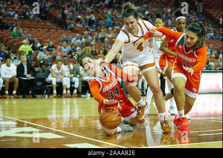 20 novembre 2019 : Texas longhorns Isabel Palmer # 04 en action au cours de la Basket-ball match contre le UTRGV au Frank Erwin Center à Austin, TX. Mario Cantu/CSM Banque D'Images