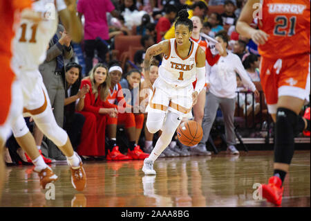 20 novembre 2019 : Texas longhorns Sug Sutton # 01 en action au cours de la Basket-ball match contre le UTRGV au Frank Erwin Center à Austin, TX. Mario Cantu/CSM Banque D'Images