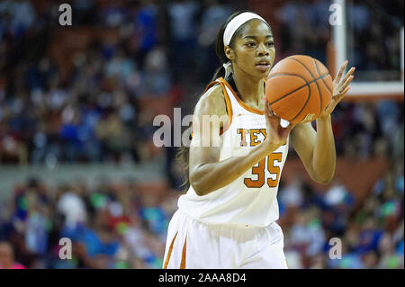 20 novembre 2019 : Texas longhorns Charli Collier # 35 en action au cours de la Basket-ball match contre le UTRGV au Frank Erwin Center à Austin, TX. Mario Cantu/CSM Banque D'Images