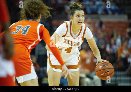 20 novembre 2019 : Texas longhorns Isabel Palmer # 04 en action au cours de la Basket-ball match contre le UTRGV au Frank Erwin Center à Austin, TX. Mario Cantu/CSM Banque D'Images