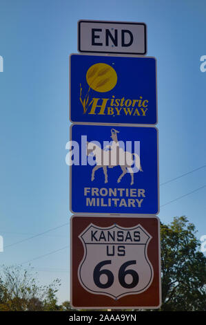 Panneau indiquant la fin de la Route 66 dans la région de Kansas, États-Unis Banque D'Images