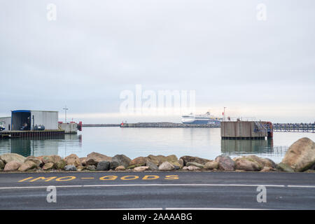 Hirtshals, Danemark, 20 Novembre 2019 : Le Port de la compagnie Colorline et l'arrivée des ferries au Danemark Banque D'Images