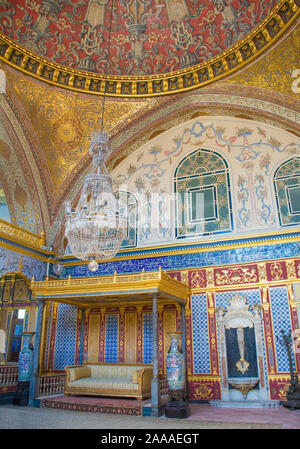 La Imperial Hall en Harem du Palais de Topkapi à Istanbul, Turquie. Aussi connu sous le canapé impériale, la salle du trône à l'intérieur ou la salle des détournements Banque D'Images