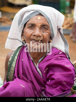 Femme d'un village tribal du district de Koraput à Odisha (Orissa), en Inde Banque D'Images