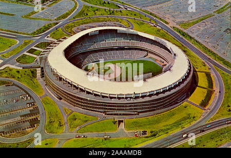 Vintage Carte postale représentant RFK Stadium, anciennement appelé District de Columbia Stadium, c'est l'accueil de l'équipe de baseball des Sénateurs à Washington à partir de 1962-1971. Banque D'Images