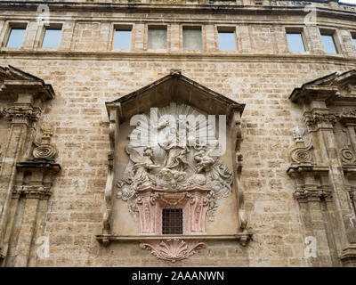 Détail façade de l'église Saint-Jean dans le marché, Valence Banque D'Images