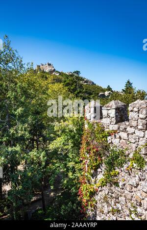 Medievel Château des Maures dans la région de Sintra au Portugal. Banque D'Images