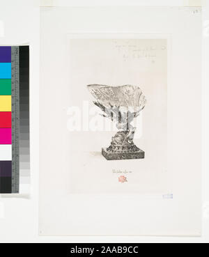 S.P. Avery Collection. Titre conçu par cataloger. L'admission est accordée par l'application à l'Office de Tourisme de collections spéciales. B22 est datée de la plaque ; B23 est datée au crayon par l'artiste. Gobelet Cristal décoratif et bécher par Froment-Meurice ; bronze vase par Christofle ; navire faïence émail ; panneau représentant l'Adoration des Mages par Jean Penicaud II. B21 (et peut-être d'autres articles) ont été inclus dans l'Exposition Universelle de Paris de 1878. Tous les cinq ont été publiés dans la Gazette des beaux-arts. Fait partie de Samuel Putnam Avery Collection. Don de Samuel Putnam Avery, 1900. Vertige Banque D'Images