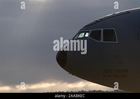 U.S. Air Force KC-10 Extender exploité par le 78e Escadron de ravitaillement en vol, 514e Escadre de la mobilité aérienne, Joint Base McGuire-Dix-Lakehurst, N.J., au Naval Air Station Cecil Field, en Floride, le 13 novembre 2019, au cours de drapeau à damier. Le 514e est un Air Force Reserve Command commande situé à Joint Base McGuire-Dix-Lakehurst, New Jersey. (U.S. Air Force photo de Tech. Le Sgt. Michael K. Hong) Banque D'Images