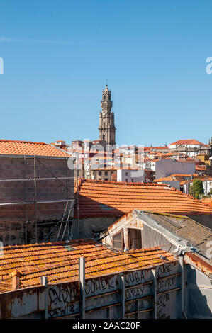 Une vue sur la ville de Porto, au Portugal. Nord depuis la colline de la Cathédrale Banque D'Images