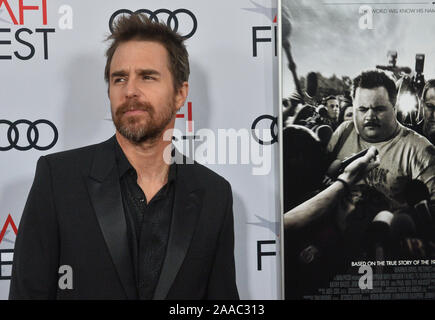 Los Angeles, United States. 20 Nov, 2019. Acteur Sam Rockwell assiste à la première de sa nouvelle motion picture drama 'Richard Jewell" au théâtre chinois de Grauman dans la section Hollywood de Los Angeles le mercredi, Novembre 20, 2019. Scénario : American security guard Richard Jewell (Paul Walter Hauser) sauve des milliers de vies à partir de l'explosion d'une bombe au Jeux Olympiques de 1996, mais il est dénigré par les journalistes et la presse qui a faussement déclaré qu'il était un terroriste. Photo par Jim Ruymen/UPI. Credit : UPI/Alamy Live News Banque D'Images