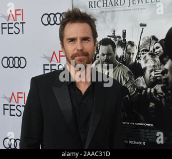 Los Angeles, United States. 20 Nov, 2019. Acteur Sam Rockwell assiste à la première de sa nouvelle motion picture drama 'Richard Jewell" au théâtre chinois de Grauman dans la section Hollywood de Los Angeles le mercredi, Novembre 20, 2019. Scénario : American security guard Richard Jewell (Paul Walter Hauser) sauve des milliers de vies à partir de l'explosion d'une bombe au Jeux Olympiques de 1996, mais il est dénigré par les journalistes et la presse qui a faussement déclaré qu'il était un terroriste. Photo par Jim Ruymen/UPI. Credit : UPI/Alamy Live News Banque D'Images