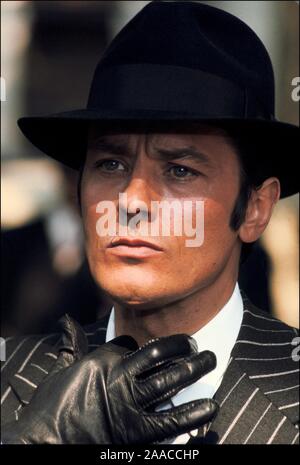 ALAIN DELON dans BORSALINO (1970), réalisé par Jacques Deray. Credit : ADEL PRODUCTIONS / Album Banque D'Images