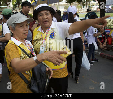 Bangkok, Thaïlande. 21 Nov, 2019. Des milliers de catholiques de toute l'Asie du Sud-Est se sont réunis au Stade National de Bangkok pour assister à une messe donnée par le Pape François le 21 novembre 2019. Credit : James Colburn/ZUMA/Alamy Fil Live News Banque D'Images