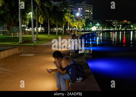 L'esplanade de Cairns dans la soirée Banque D'Images