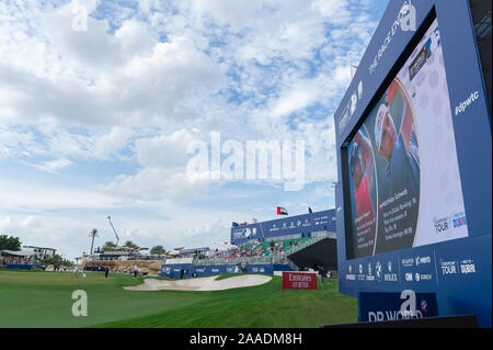 Dubaï, Émirats arabes unis. 21 Nov, 2018. Une vue générale de la dix-huitième verte pendant la DP World Tour Championship à Jumeirah Golf Estates, Dubai, Émirats arabes unis le 21 novembre 2019. Photo de Grant l'hiver. Usage éditorial uniquement, licence requise pour un usage commercial. Aucune utilisation de pari, de jeux ou d'un seul club/ligue/dvd publications. Credit : UK Sports Photos Ltd/Alamy Live News Banque D'Images