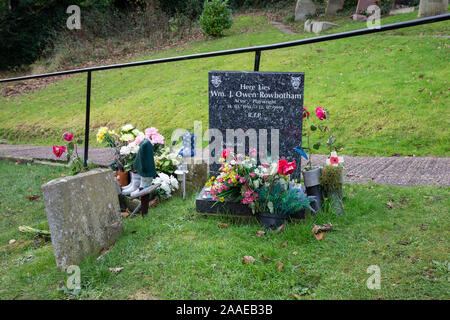 La pierre tombale officielle de l'acteur Bill Owen célèbre pour son rôle de Compo Simmonite dans Last of the Summer Wine séries TV en Holmfirth, Yorkshire. Banque D'Images