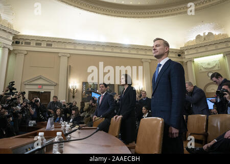 Novembre 21, 2019, Washington, District of Columbia, USA : l'ancien Conseil national de sécurité, la Russie et le conseiller expert Fiona Hill aux affaires politiques à l'ambassade des États-Unis en Ukraine David Holmes arrivent à témoigner devant le Comité permanent de la Chambre sur le renseignement sur la colline du Capitole à Washington, D.C., États-Unis, le jeudi 21 novembre, 2019. (Crédit Image : © Stefani Reynolds/CNP via Zuma sur le fil) Banque D'Images