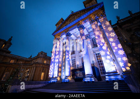 Blenheim Palace, Oxfordshire, UK. 21 novembre 2019. Alice au Pays des Merveilles exposition 'Alice dans le Palace" à Blenheim Palace dans le cadre de leur célébration de Noël. Andrew Walmsley/Alamy Live News Banque D'Images
