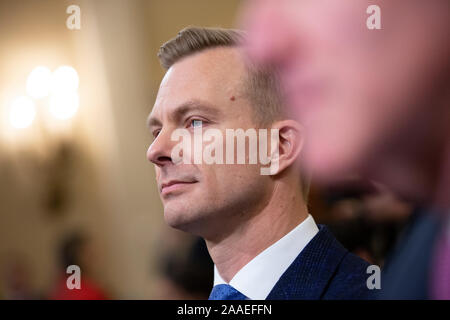 Conseiller aux affaires politiques à l'ambassade des États-Unis en Ukraine David Holmes arrive à témoigner devant le Comité permanent de la Chambre sur le renseignement sur la colline du Capitole à Washington, DC, États-Unis, le jeudi 21 novembre, 2019. Credit : Stefani Reynolds/CNP /MediaPunch Banque D'Images