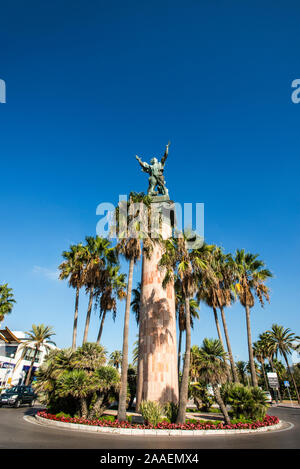 Statue la victoire à Puerto Banus, Marbella Banque D'Images