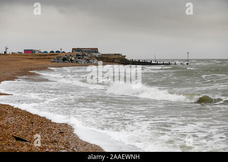 Beachlands, Hayling Island, Hampshire, Royaume-Uni. 21 novembre 2019. Froid et venteux le long de la côte sud d'aujourd'hui. Beachlands sur Hayling Island dans le Hampshire. Credit : james jagger/Alamy Live News Banque D'Images