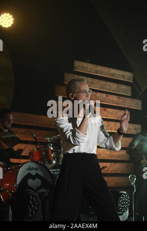 STEFANIE HEINZMANN - TOUS NOUS AVONS BESOIN EST AMOUR Konzert im Ostra-Dome, Dresden am 05.11.2019 Banque D'Images