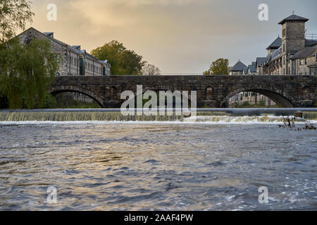 Wildman Street Bridge enjambant la rivière dans Kent, Kendal, Cumbria (Royaume-Uni) Banque D'Images