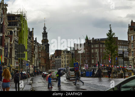Amsterdam, Hollande. Août 2019. La tour de la monnaie agit comme un point de référence dans le centre historique. Même de loin il se détache et se fait connaître. Banque D'Images