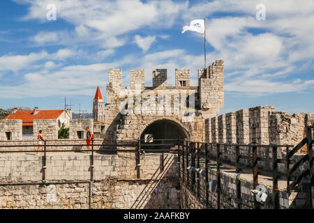 La Croatie. La Dalmatie. Trogir. 18 septembre, 2013. Vue de l'intérieur du château Kamerlengo à Trogir. Banque D'Images