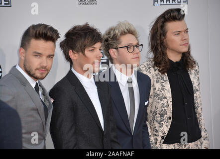 LOS ANGELES, CA. 22 novembre 2015 : Une Direction - Harry Styles, Liam Payne, Louis Tomlinson et Niall Horan - au 2015 American Music Awards au Théâtre de Microsoft, la vivre. © 2015 Paul Smith / Featureflash Banque D'Images