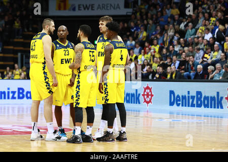 Oldenburg, Allemagne, 20 Novembre 2019 : l'EuroCup. EWE Oldenbourg de joueurs de basket-ball pendant un match à la Kleine EWE Arena. Banque D'Images