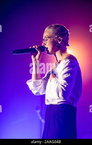 STEFANIE HEINZMANN - TOUS NOUS AVONS BESOIN EST AMOUR Konzert im Ostra-Dome, Dresden am 05.11.2019 Banque D'Images