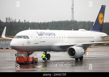 Göteborg, Suède. 29Th sep 2019. Lufthansa Airbus A320 avec l'enregistrement D-AIUB vu à l'aéroport de Landvetter. Credit : Karol Serewis SOPA/Images/ZUMA/Alamy Fil Live News Banque D'Images