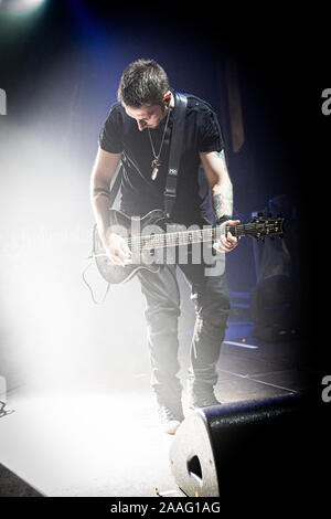 Fontaneto d'Agogna en Italie. 21 novembre 2019. Le groupe de hard rock anglais HOLLOWSTAR il se produit sur scène à l'ouverture du phénomène spectacle de Skid Row. Banque D'Images