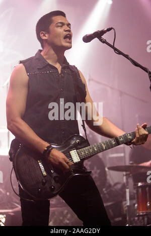 Fontaneto d'Agogna en Italie. 21 novembre 2019. Le groupe de hard rock anglais HOLLOWSTAR il se produit sur scène à l'ouverture du phénomène spectacle de Skid Row. Banque D'Images