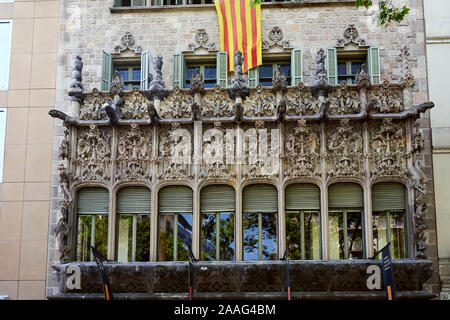 Das Palau del Baró de Quadras auf der Avinguda Diagonal Banque D'Images