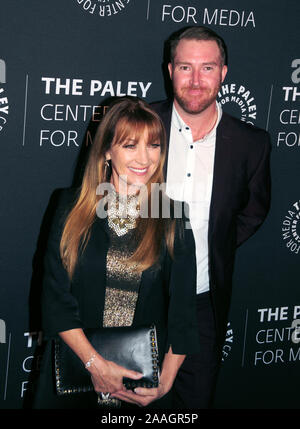 Los Angeles, Californie, USA 21 novembre 2019 L'actrice Jane Seymour et son fils Sean Flynn assiste au Paley Center for Media's La Paley Distinctions : un hommage particulier à la comédie à la télévision Legends le 21 novembre 2019 à l'hôtel Beverly Wilshire Hotel à Beverly Hills, Californie, USA. Photo de Barry King/Alamy Live News Banque D'Images