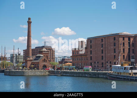 LIVERPOOL, Angleterre, Royaume-Uni - Juin 07, 2017 : Avis de Albert Dock de Liverpool, en Angleterre. L'Albert Dock est un complexe de bâtiments et d'entrepôts. Firs Banque D'Images