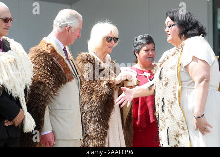 Le Prince de Galles et la duchesse de Cornouailles au cours de leur visite en Tuahiwi marae, lieu de rencontre d'une tribu sur l'île du sud de la Nouvelle-Zélande, le sixième jour de la visite royale. PA Photo. Photo date : vendredi 22 novembre, 2019. Crédit photo doit se lire : Chris Jackson/PA Wire Banque D'Images