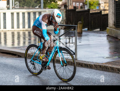 Meudon, France - le 4 mars 2018 : Le cycliste français, Alexis Vuillermoz de AG2R, l'équipe de circonscription lors de Paris-Nice 2018. Banque D'Images