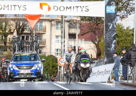 Meudon, France - le 4 mars 2018 : Le cycliste français, Pierre-Luc Perichon, Fortuneo-Samsic l'équipe de circonscription lors de Paris-Nice 2018. Banque D'Images