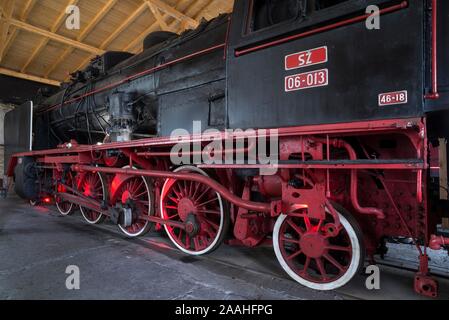 Locomotive à vapeur historique 06-013 Gebirgs-Schnellzug, Slovénie, construit 1930 près de Borsig, roundhouse l'Europe dans le parc ferroviaire, Augsburg, Souabe Banque D'Images