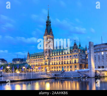 L'ancien hôtel de ville sur Rathausmarkt à Hambourg, Allemagne Banque D'Images